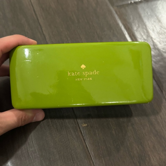 Kate Spade Brown Sunglasses with Green Case - Picture 8 of 11